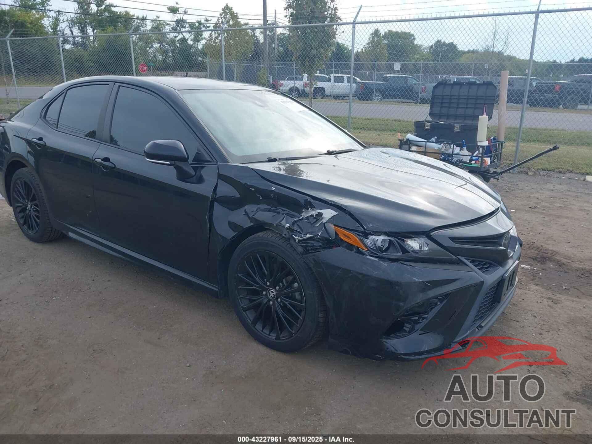 TOYOTA CAMRY 2022 - 4T1G11BK4NU055787