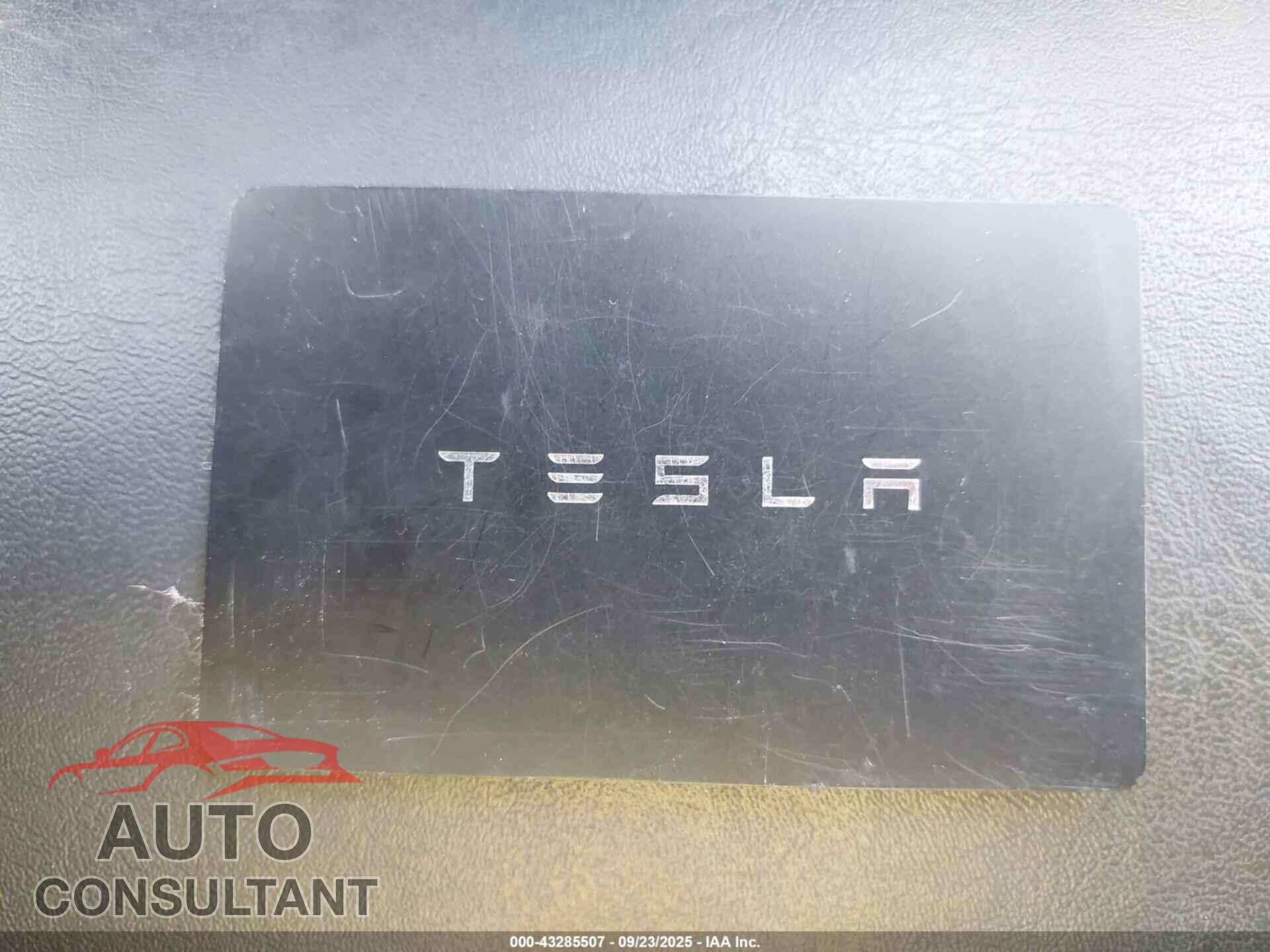 TESLA MODEL 3 2023 - 5YJ3E1EA4PF394345