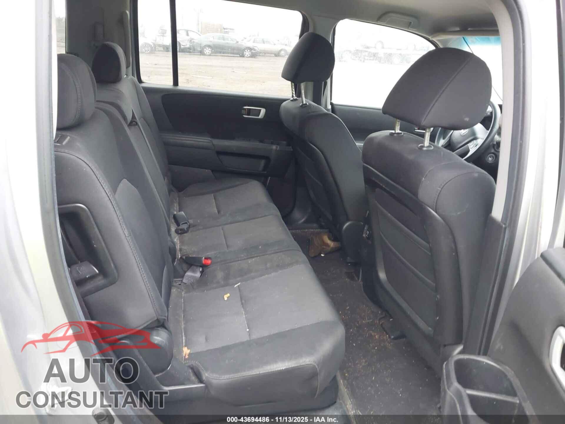 HONDA PILOT 2011 - 5FNYF4H49BB101140