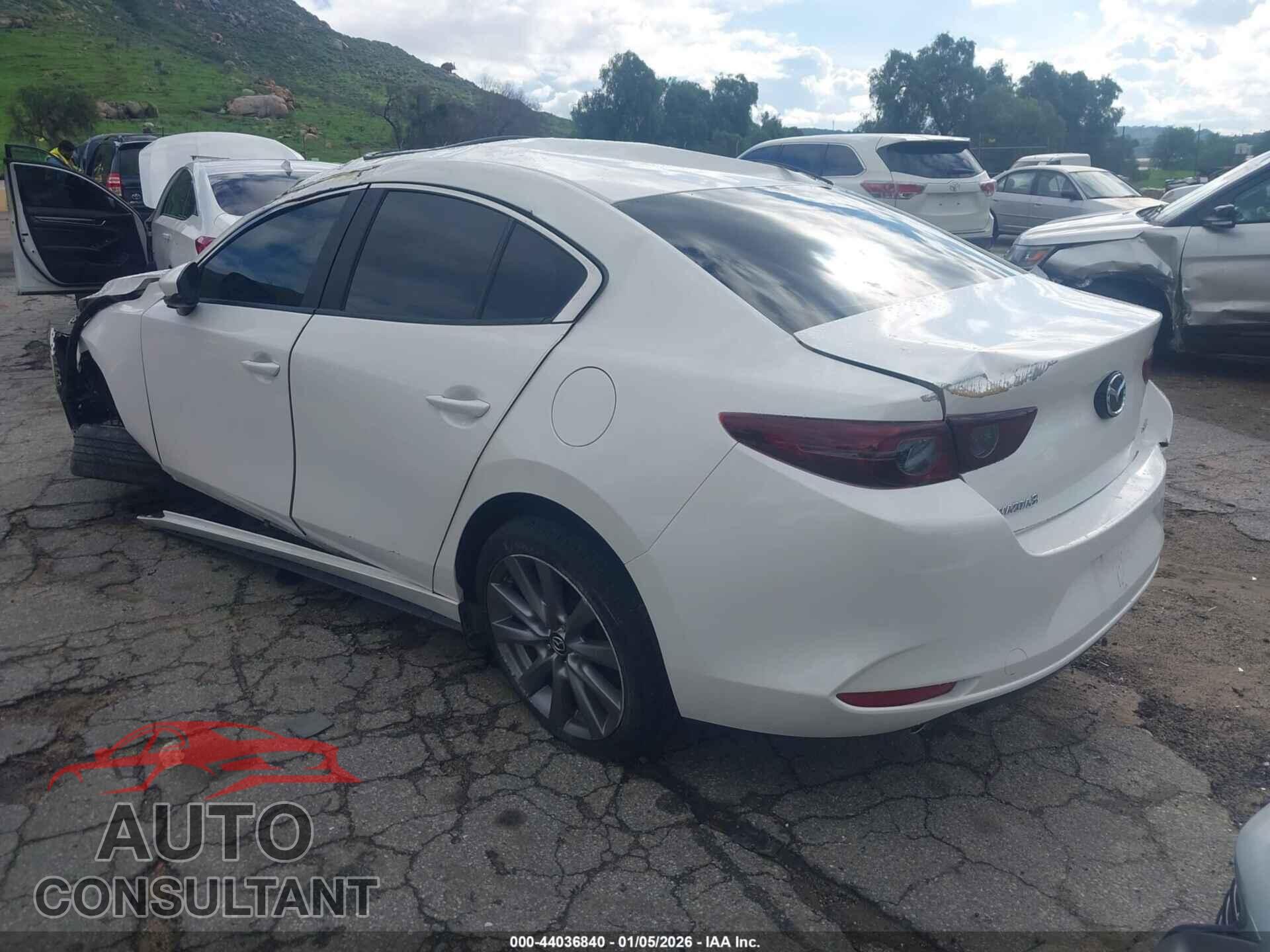 MAZDA MAZDA3 2021 - JM1BPACL2M1327547