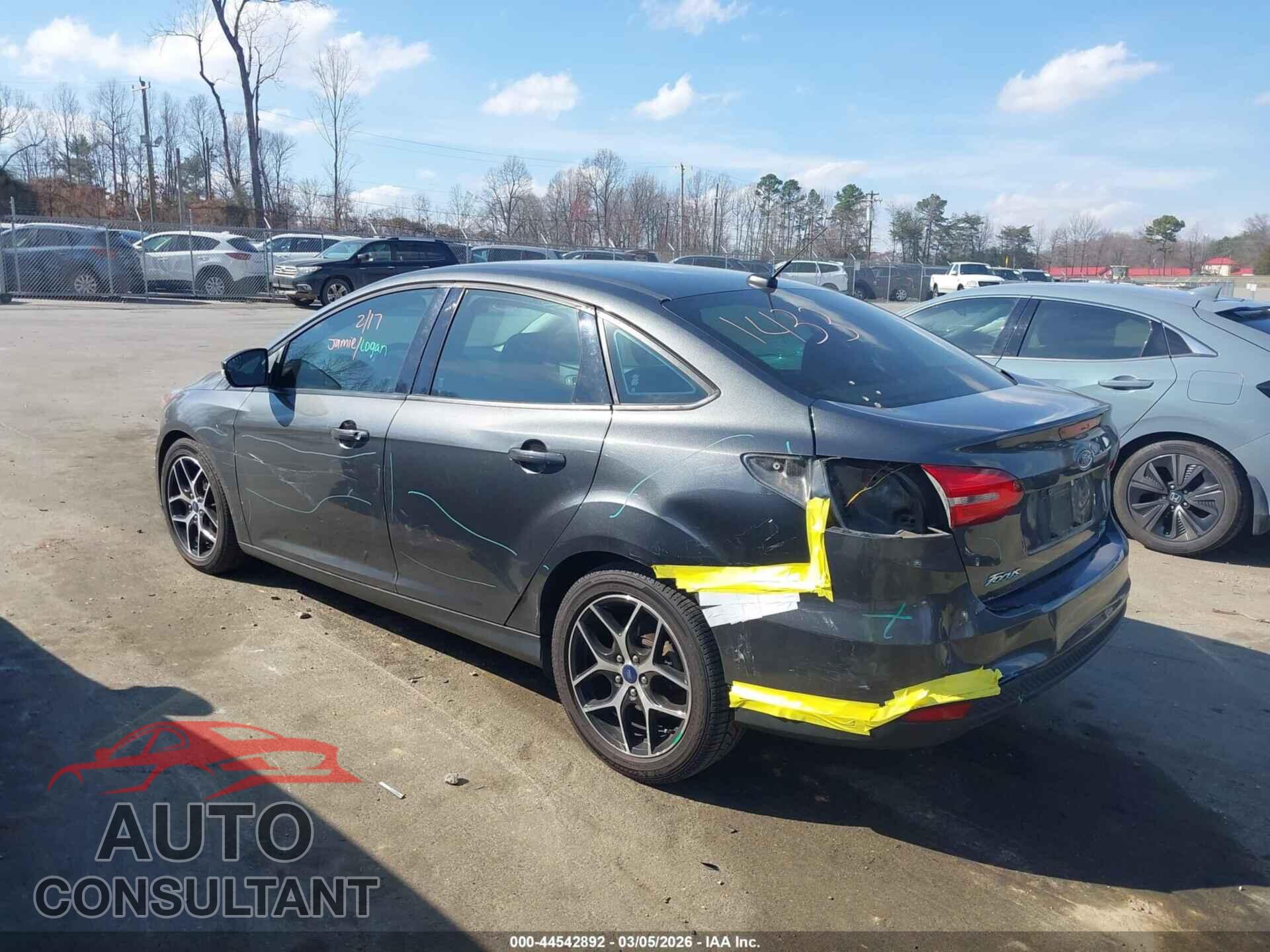 FORD FOCUS 2017 - 1FADP3FEXHL266207