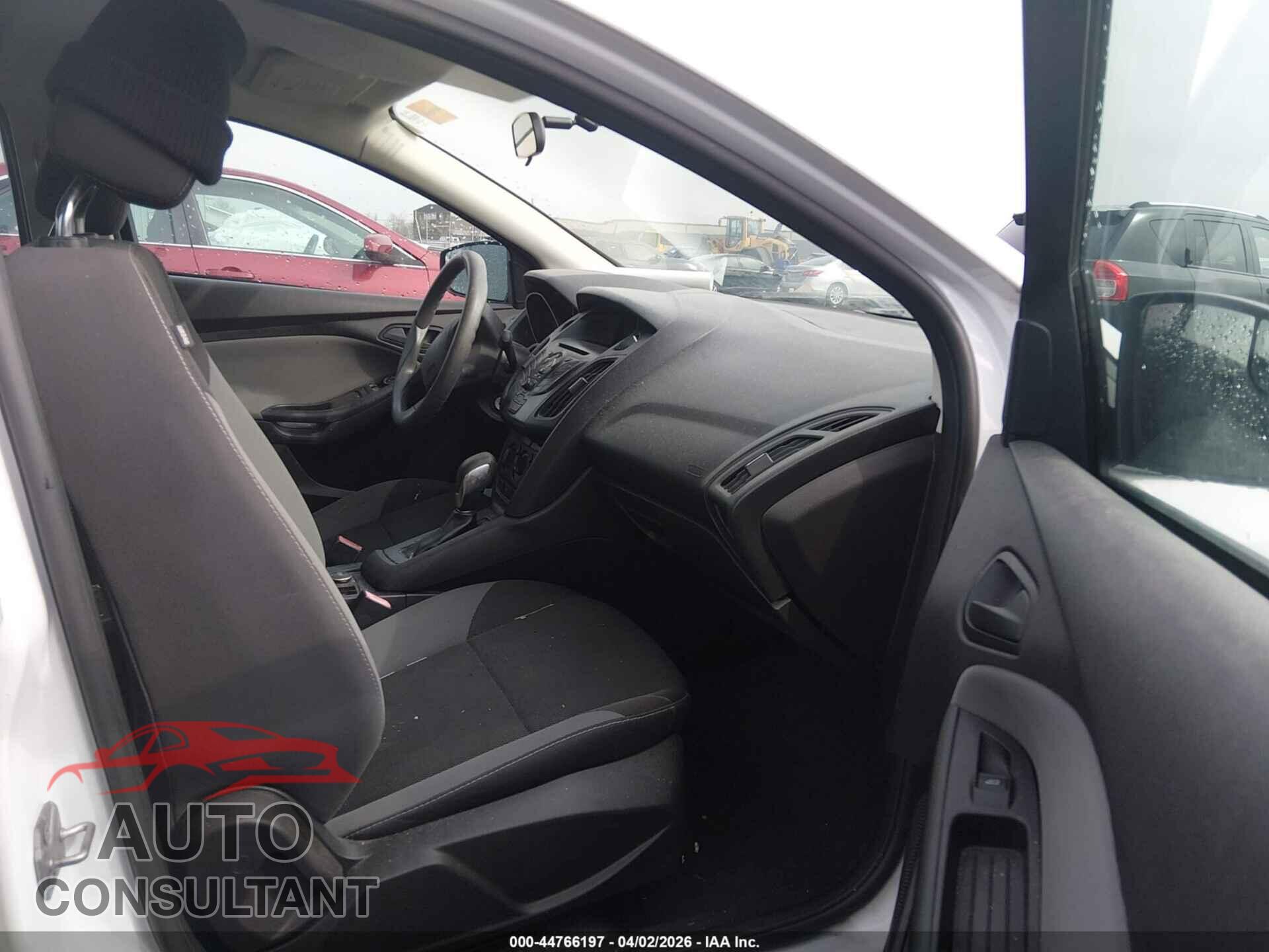 FORD FOCUS 2013 - 1FADP3E23DL330363