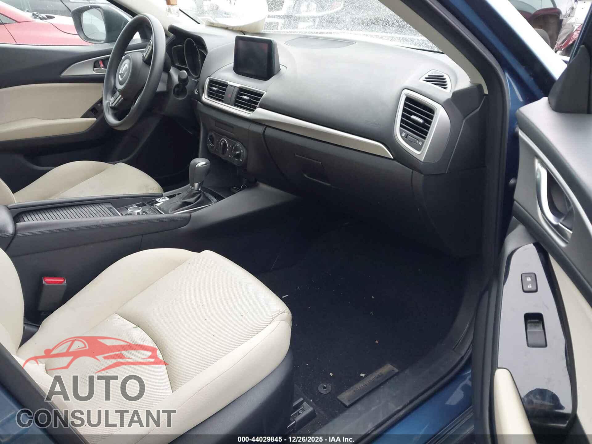 MAZDA MAZDA3 2017 - 3MZBN1U77HM155366