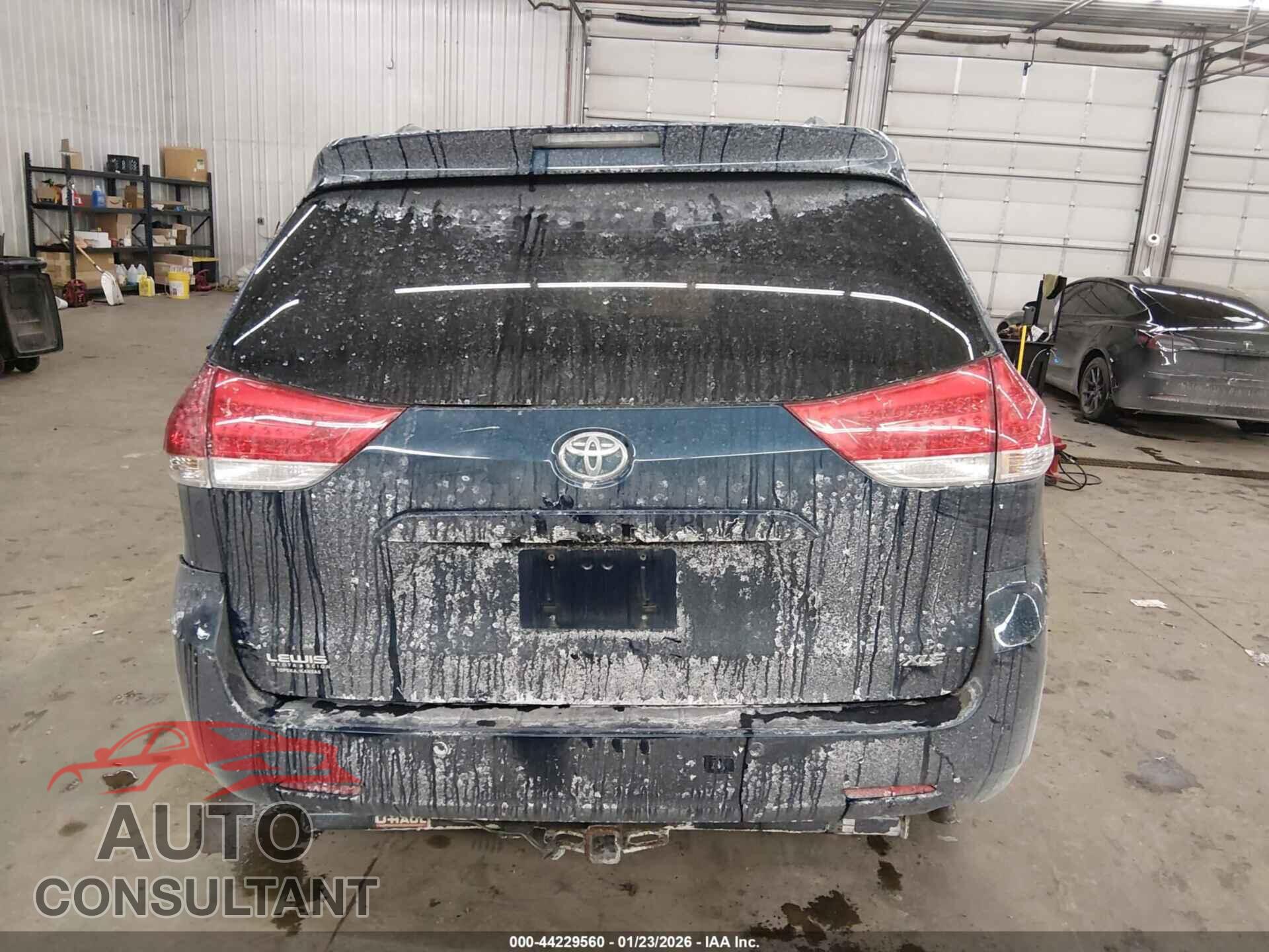 TOYOTA SIENNA 2011 - 5TDYK3DC1BS175960