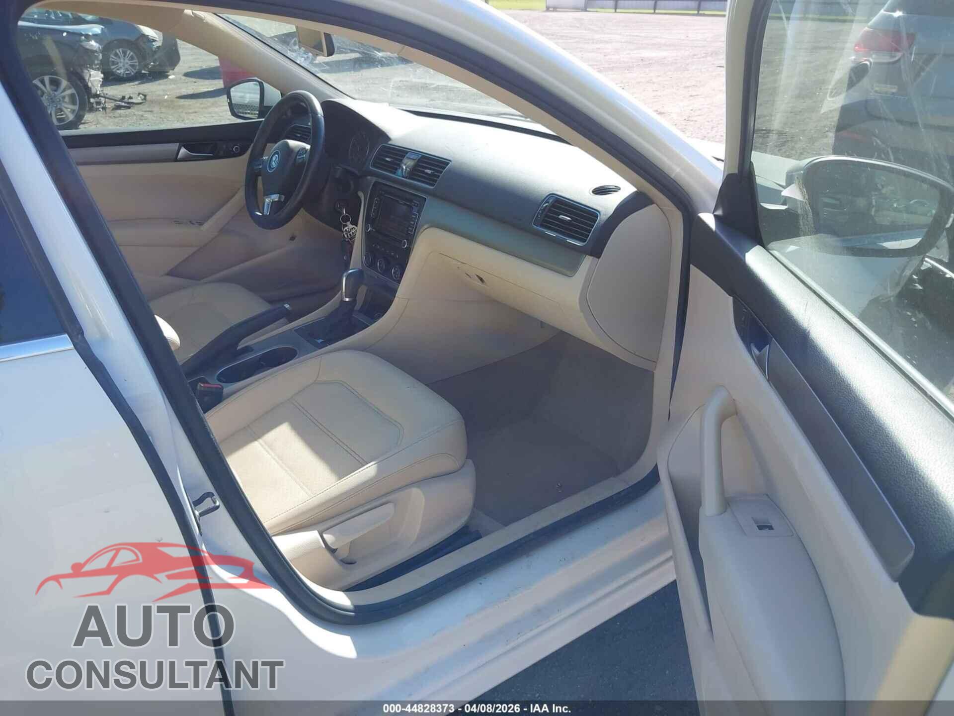 VOLKSWAGEN PASSAT 2014 - 1VWBS7A35EC040663