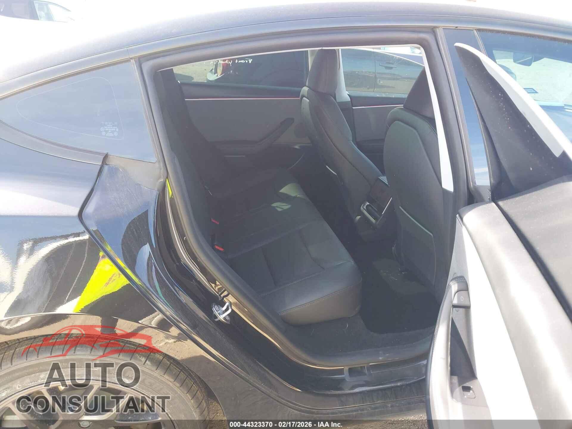 TESLA MODEL 3 2025 - 5YJ3E1EA3SF035867