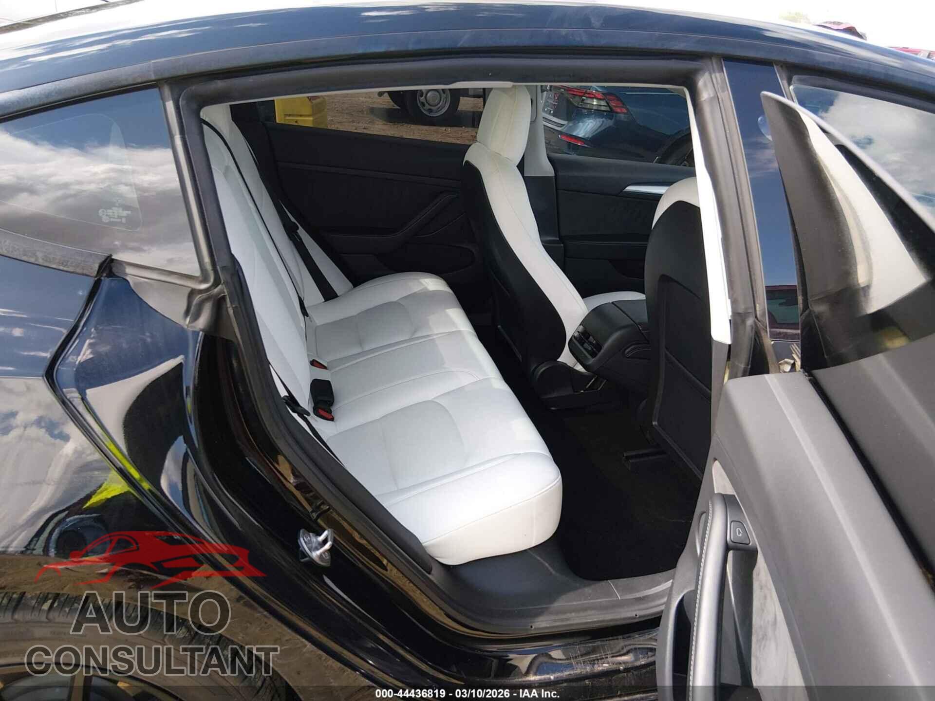 TESLA MODEL 3 2021 - 5YJ3E1EA1MF028208