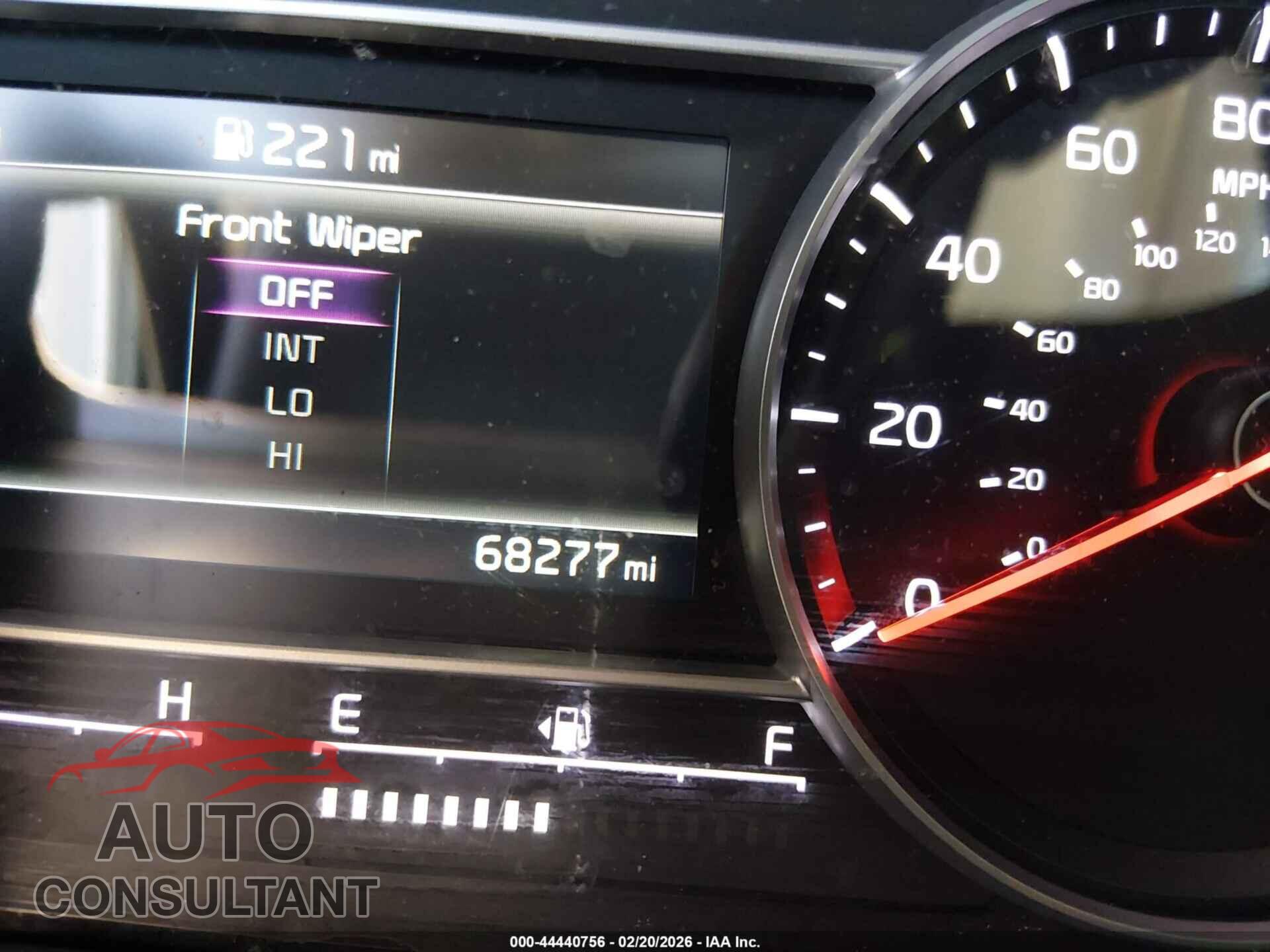 KIA SORENTO 2023 - 5XYRL4LC9PG200892