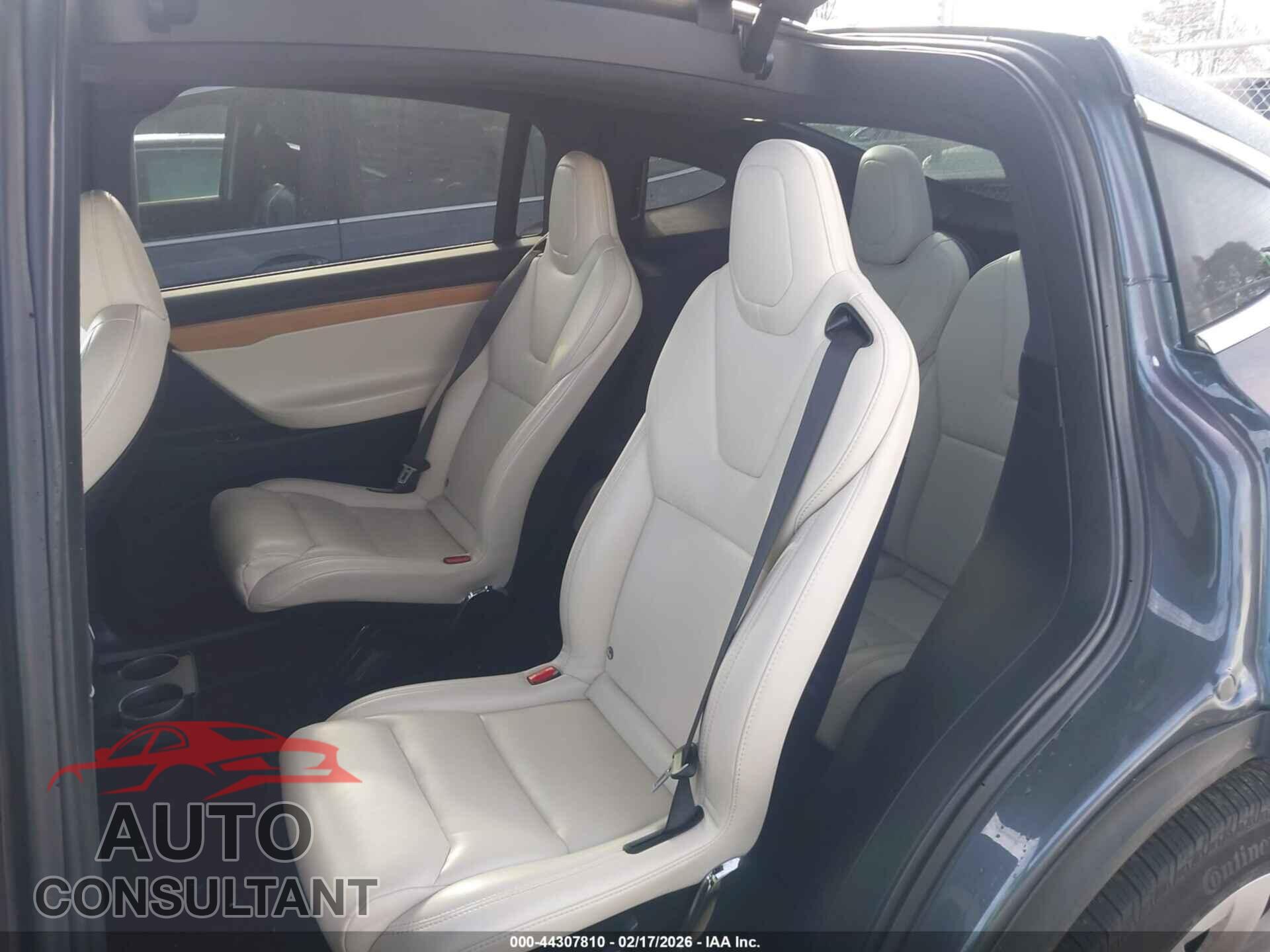 TESLA MODEL X 2020 - 5YJXCBE21LF250168