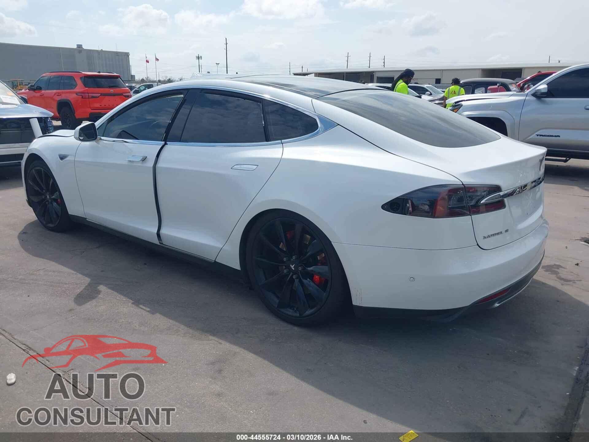 TESLA MODEL S 2013 - 5YJSA1CP5DFP06439