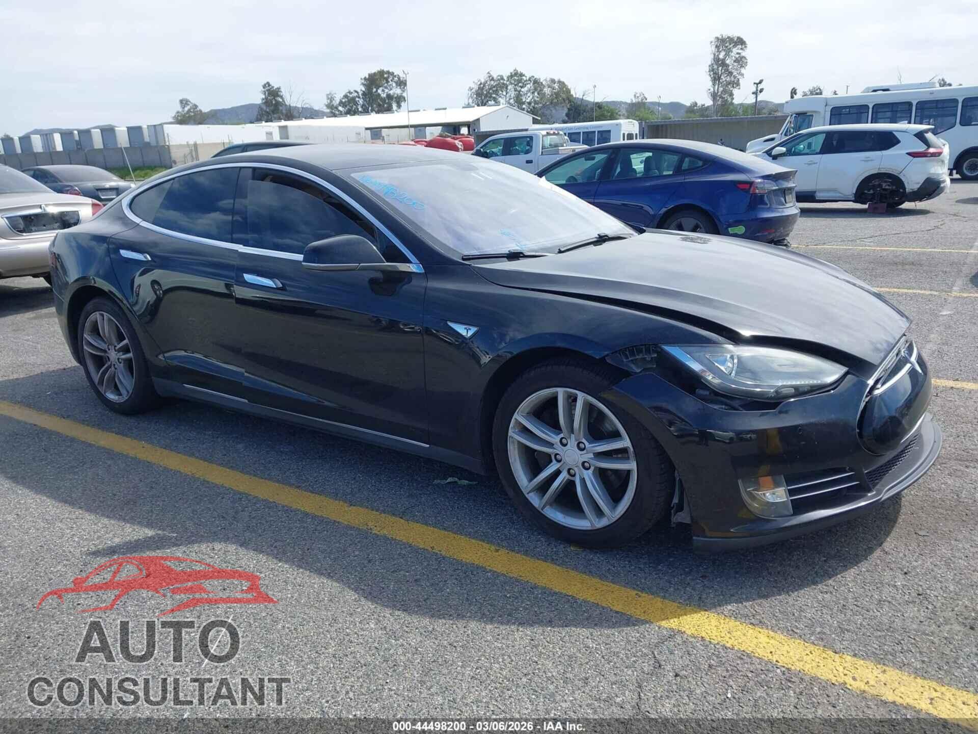 TESLA MODEL S 2014 - 5YJSA1H13EFP52244