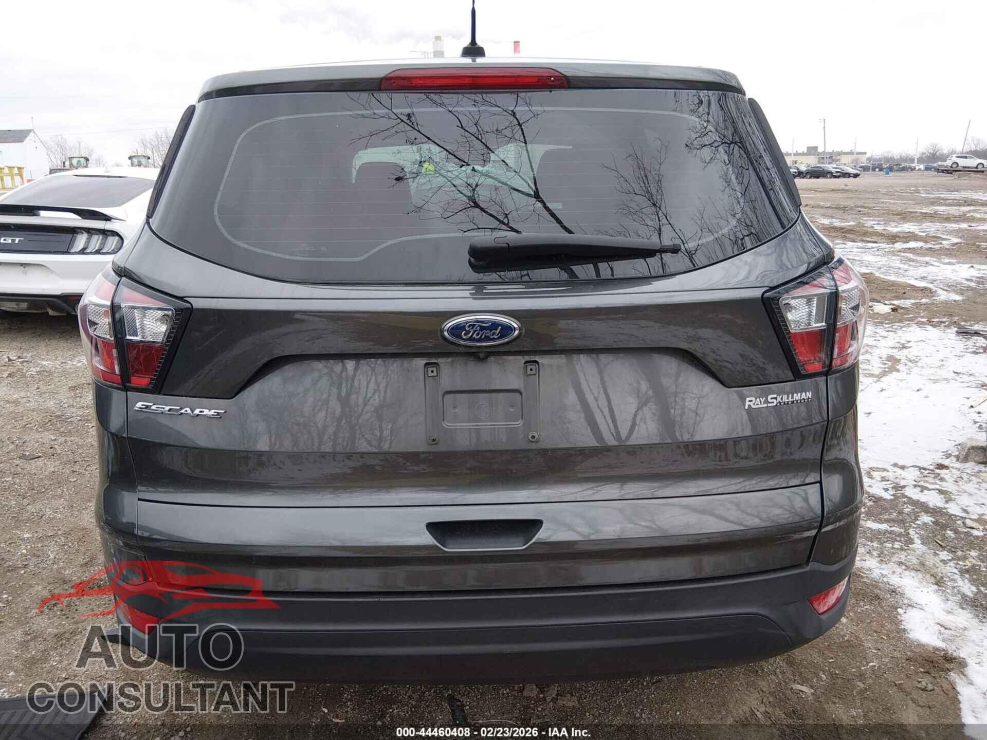 FORD ESCAPE 2017 - 1FMCU0F77HUF04809