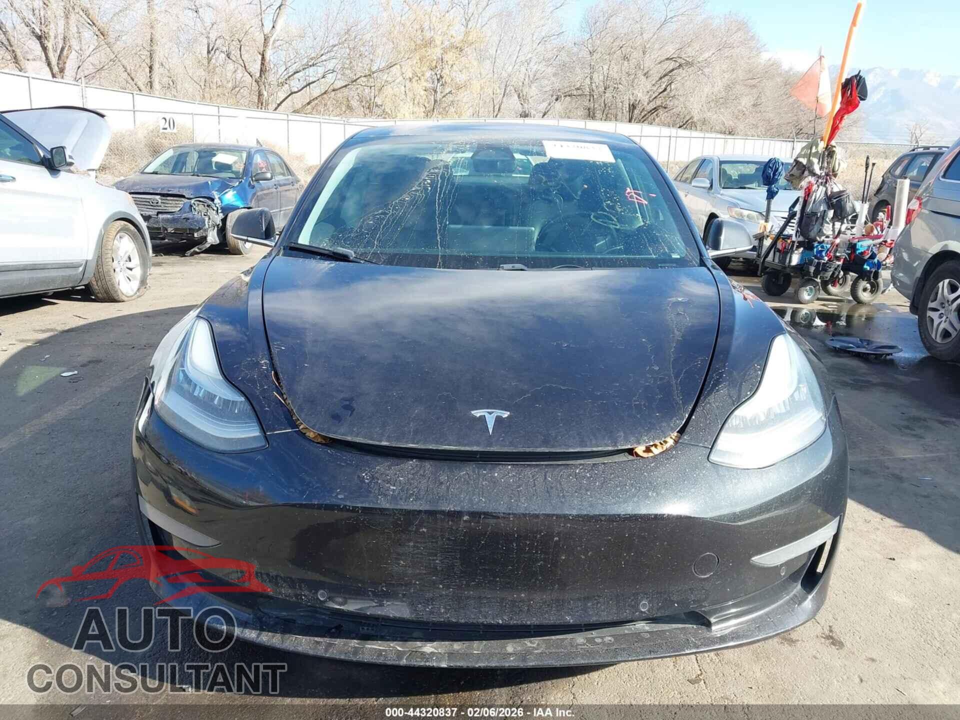 TESLA MODEL 3 2018 - 5YJ3E1EB3JF070769