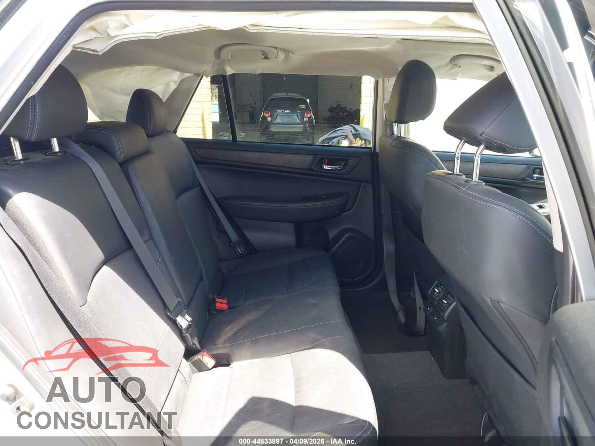 SUBARU OUTBACK 2017 - 4S4BSANC1H3288421