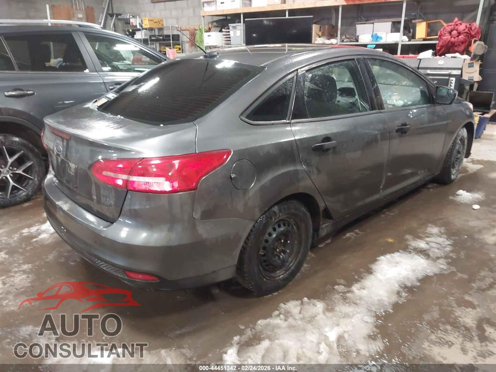 FORD FOCUS 2017 - 1FADP3E23HL250244