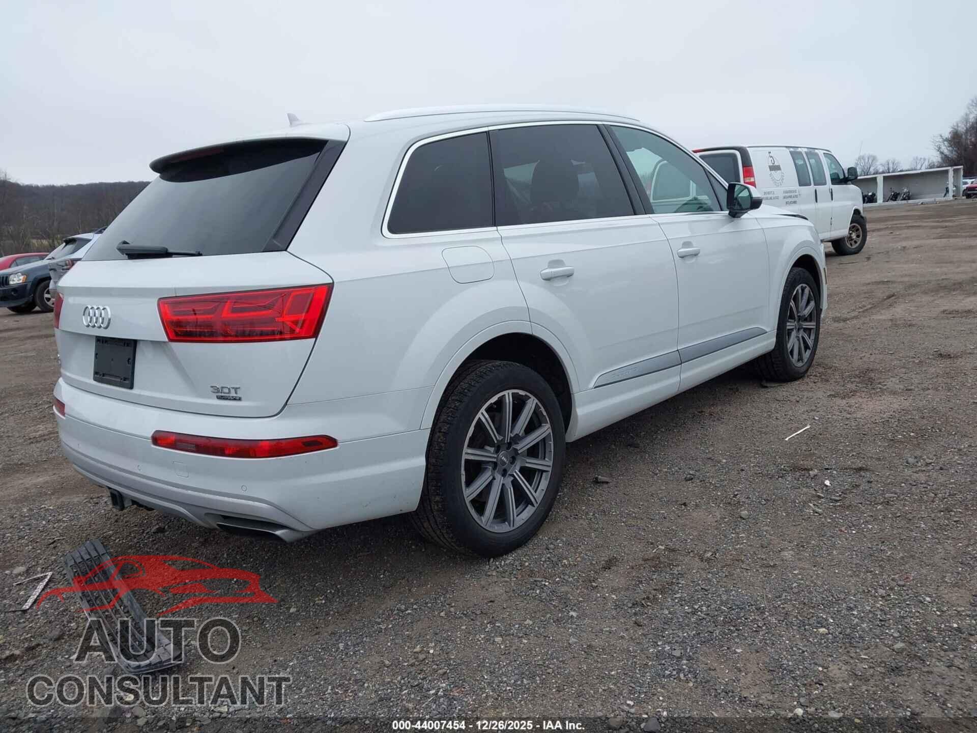 AUDI Q7 2018 - WA1VAAF71JD021585