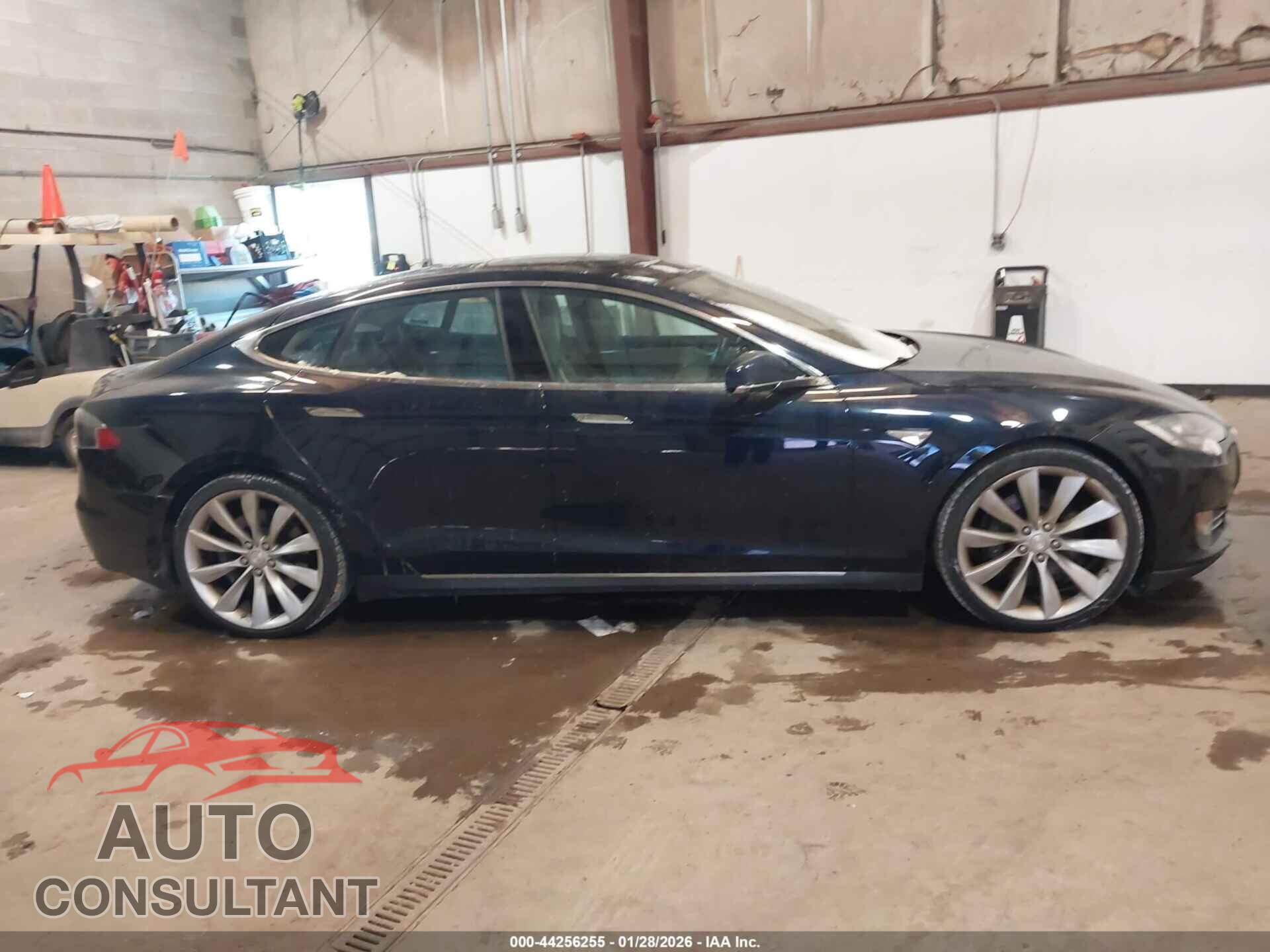 TESLA MODEL S 2013 - 5YJSA1CN2DFP04064