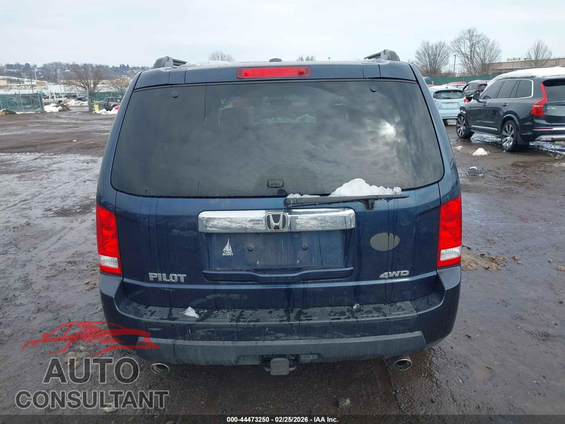 HONDA PILOT 2011 - 5FNYF4H4XBB045127