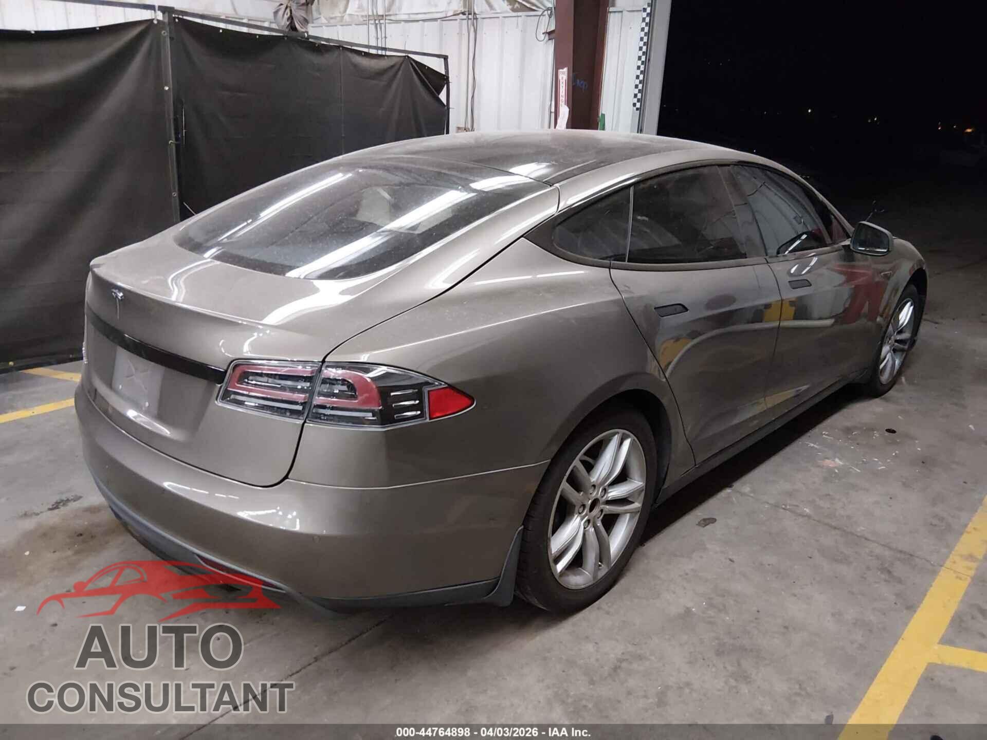 TESLA MODEL S 2015 - 5YJSA1H28FF093622
