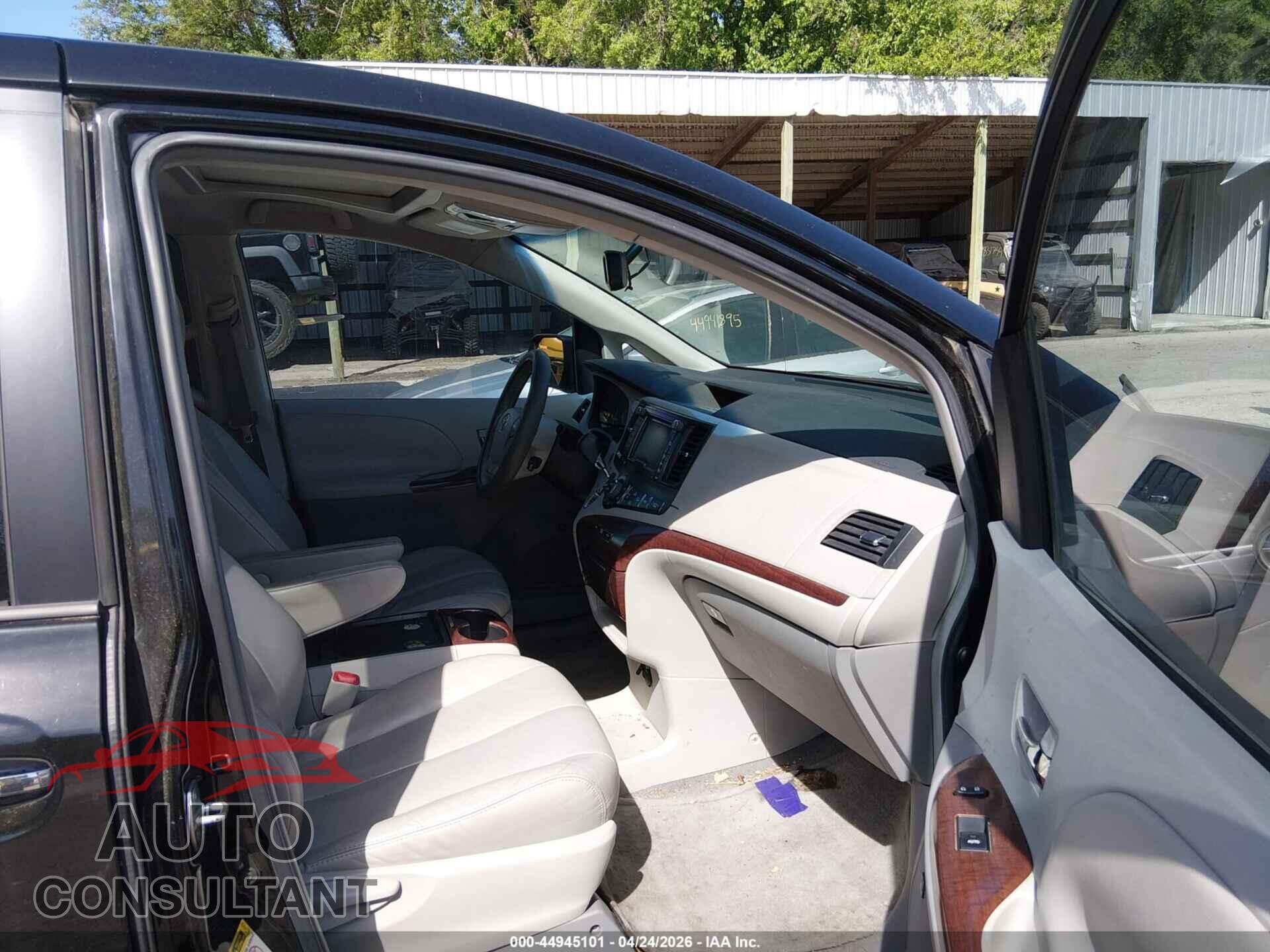 TOYOTA SIENNA 2011 - 5TDYK3DC9BS099999