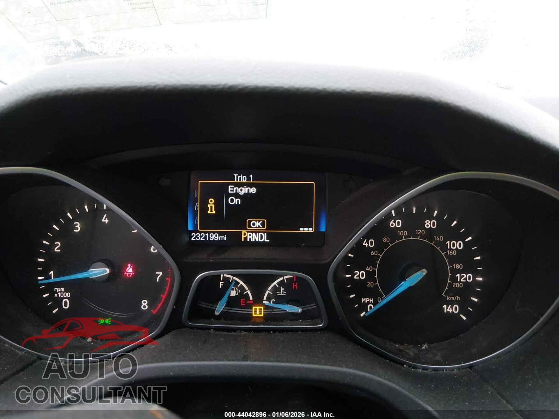 FORD FOCUS 2018 - 1FADP3E21JL239488