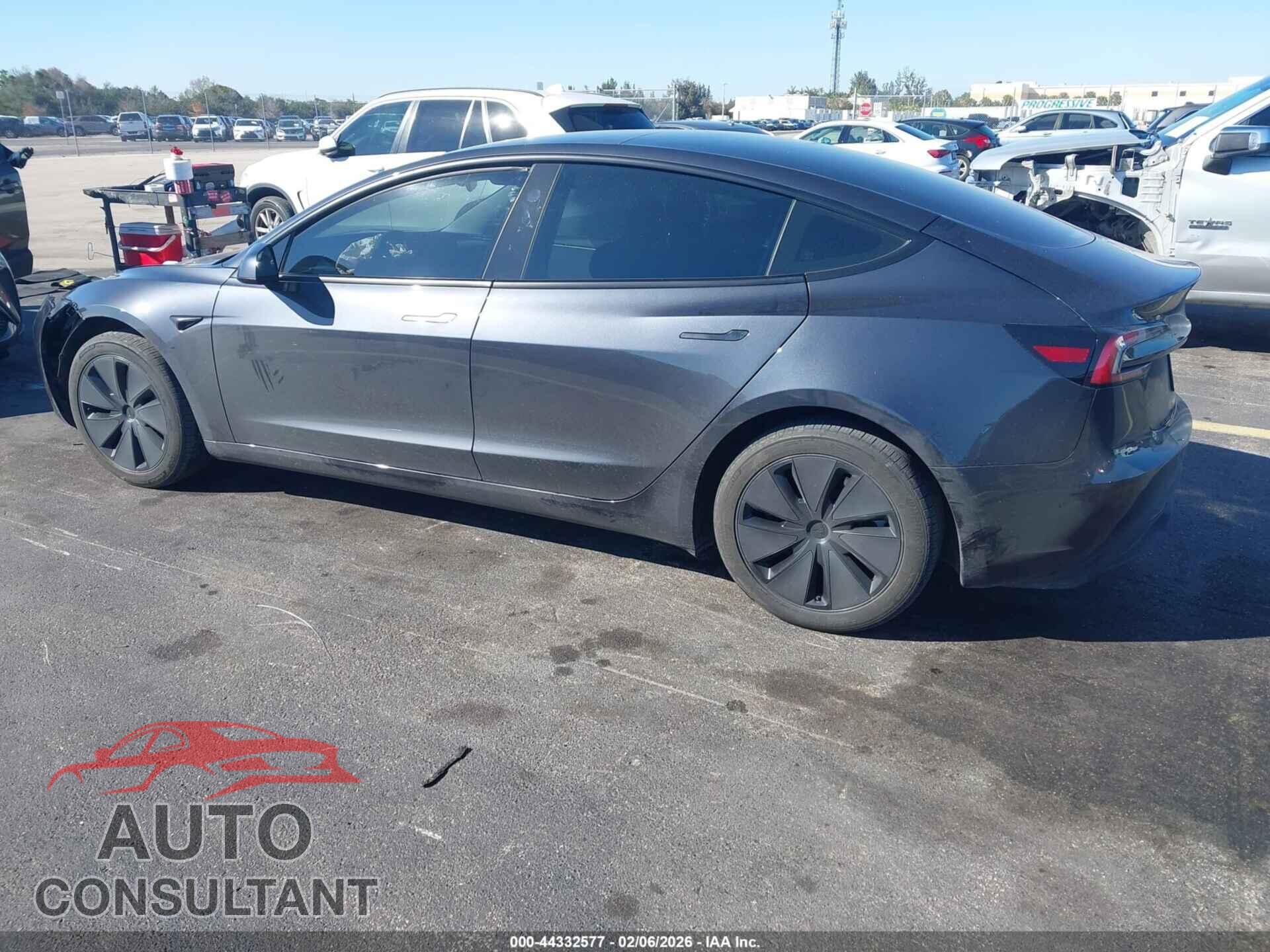 TESLA MODEL 3 2024 - 5YJ3E1EA6RF740947