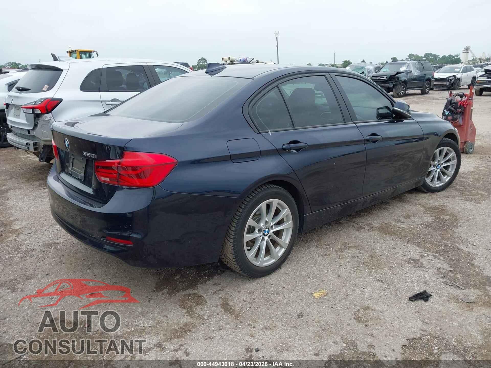 BMW 320I 2017 - WBA8E1G54HNU12638