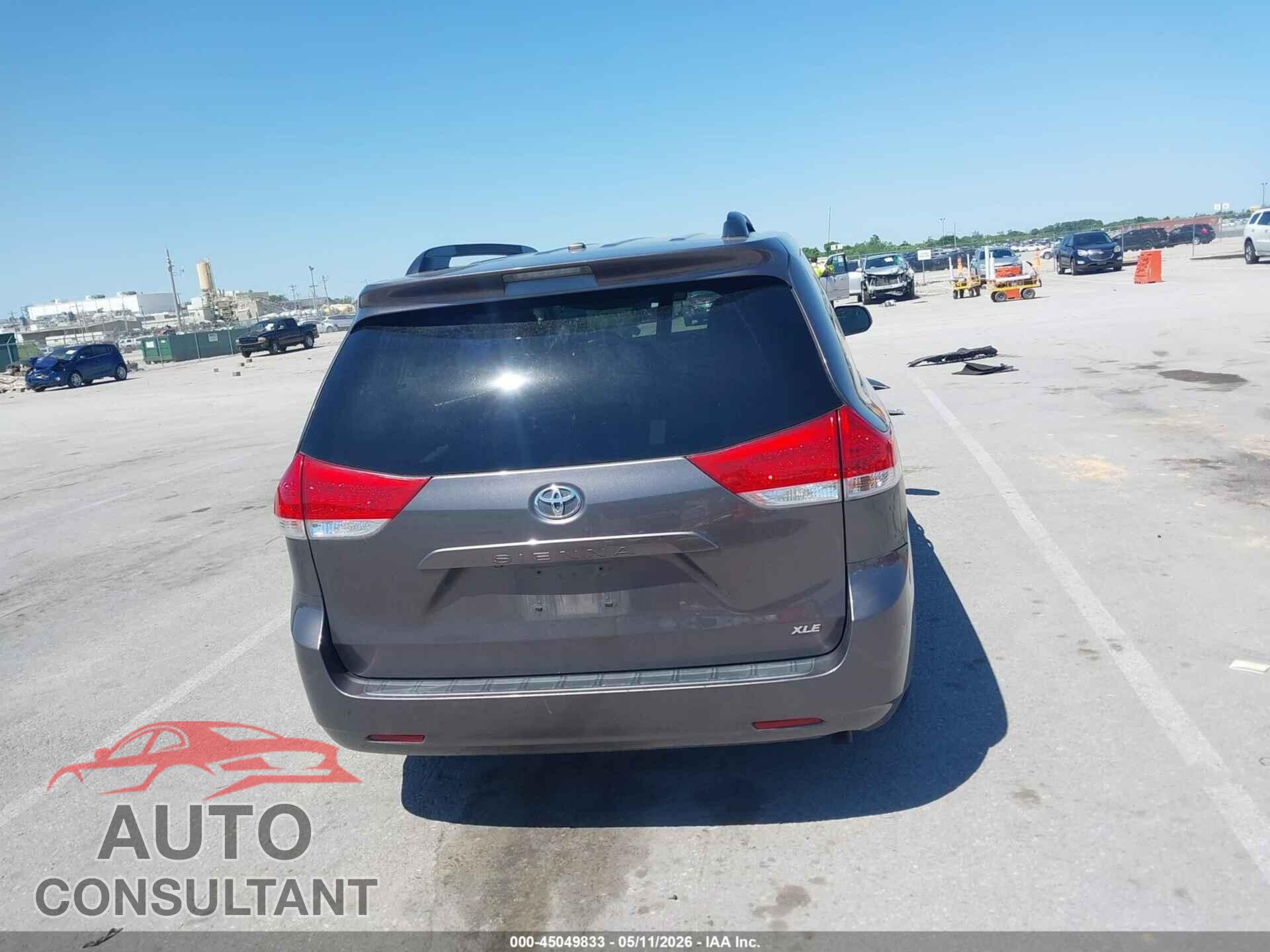 TOYOTA SIENNA 2012 - 5TDYK3DC8CS218529