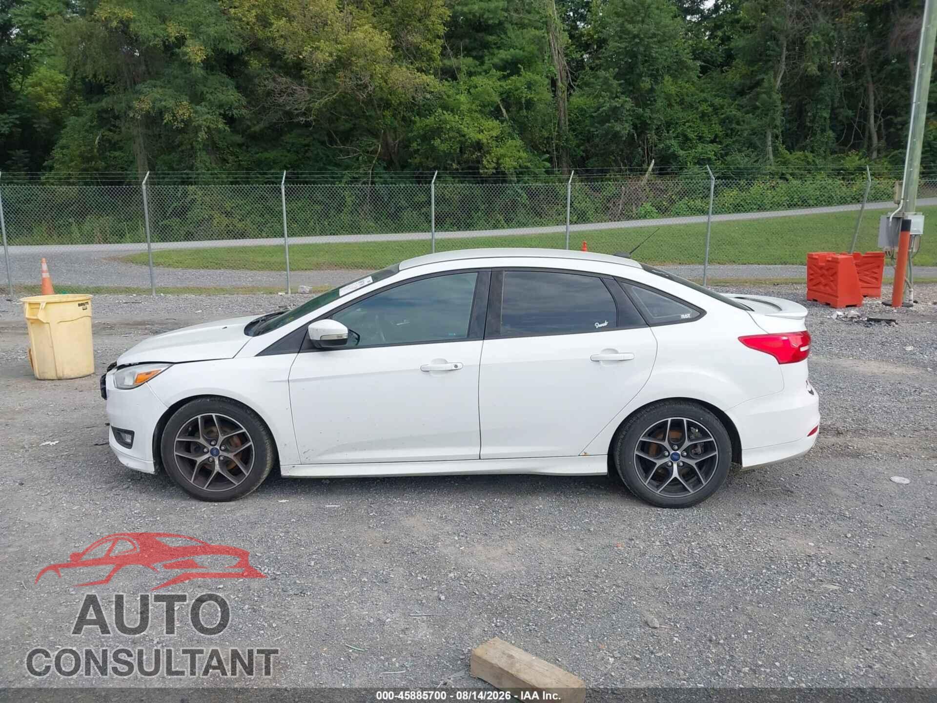 FORD FOCUS 2015 - 1FADP3F20FL310766
