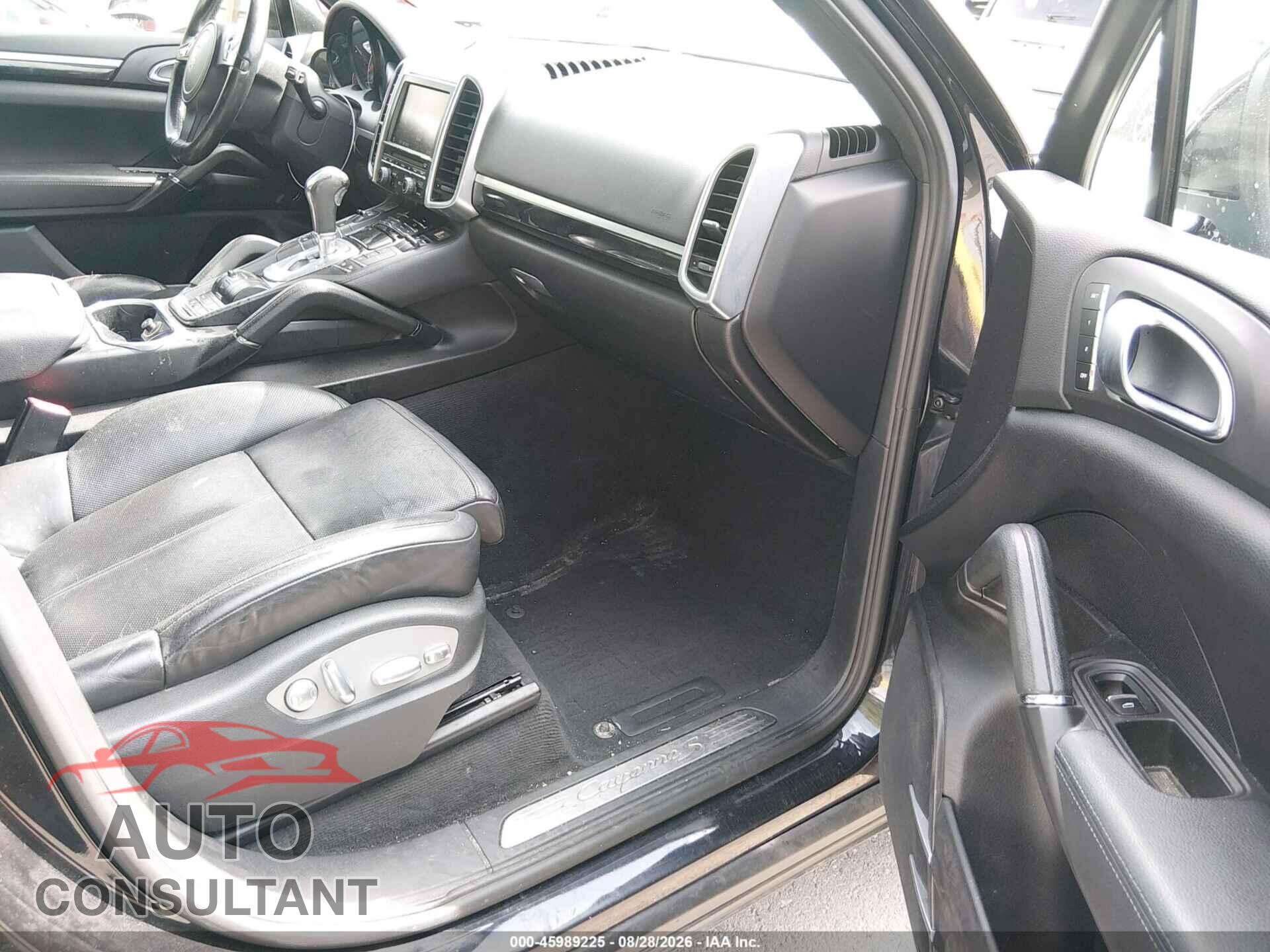 PORSCHE CAYENNE 2012 - WP1AB2A2XCLA41201