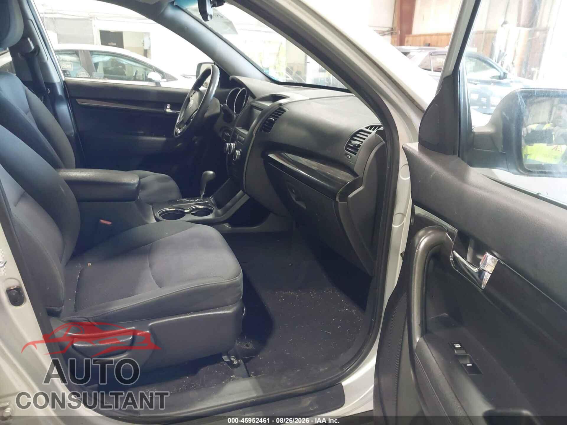KIA SORENTO 2011 - 5XYKTCA14BG003473