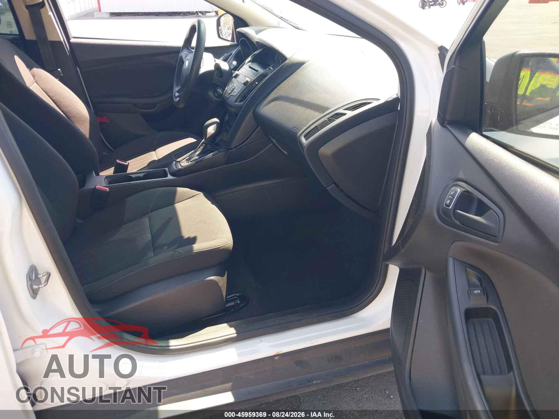 FORD FOCUS 2017 - 1FADP3E29HL257943