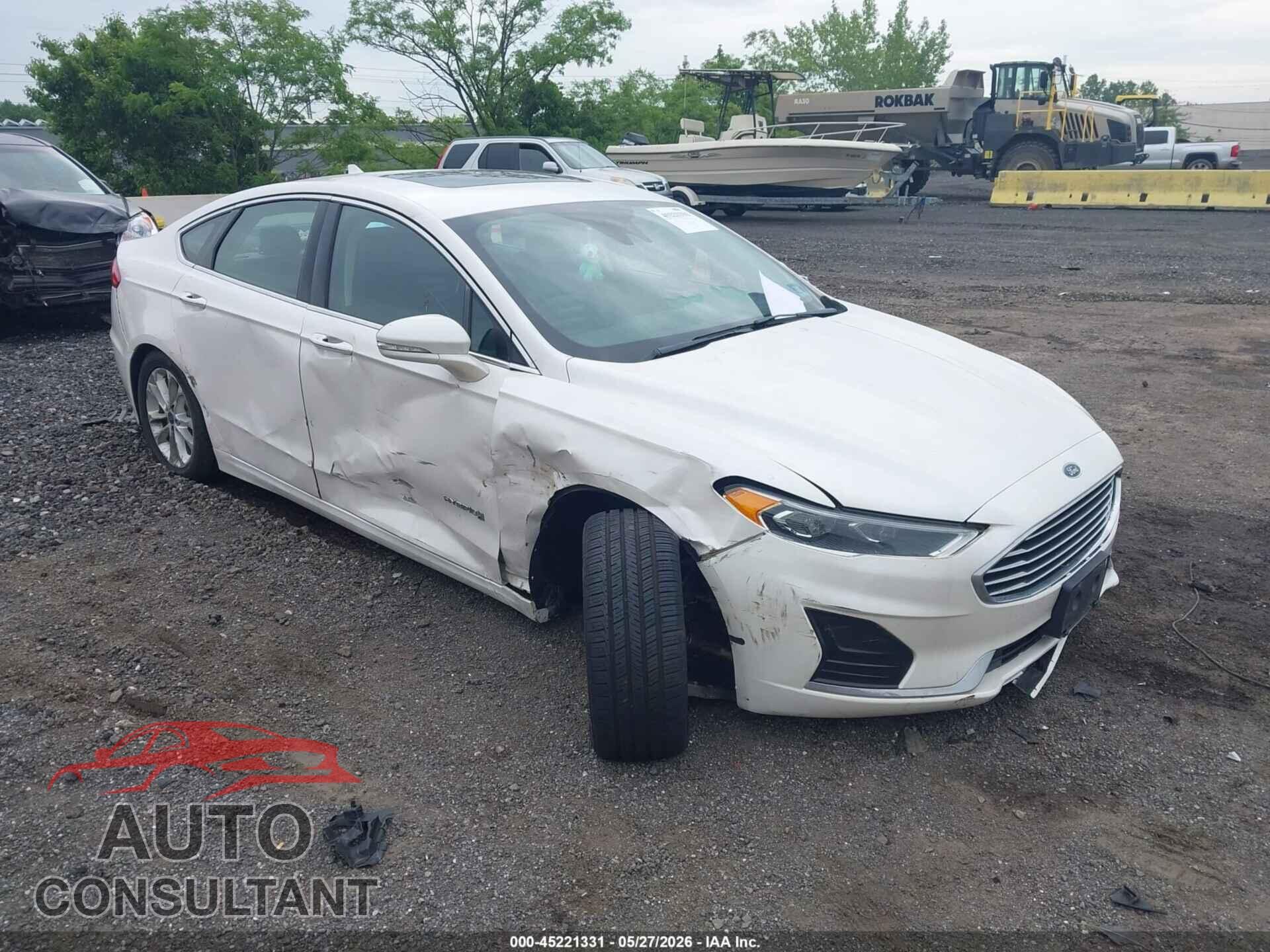 FORD FUSION HYBRID 2019 - 3FA6P0MU4KR110982
