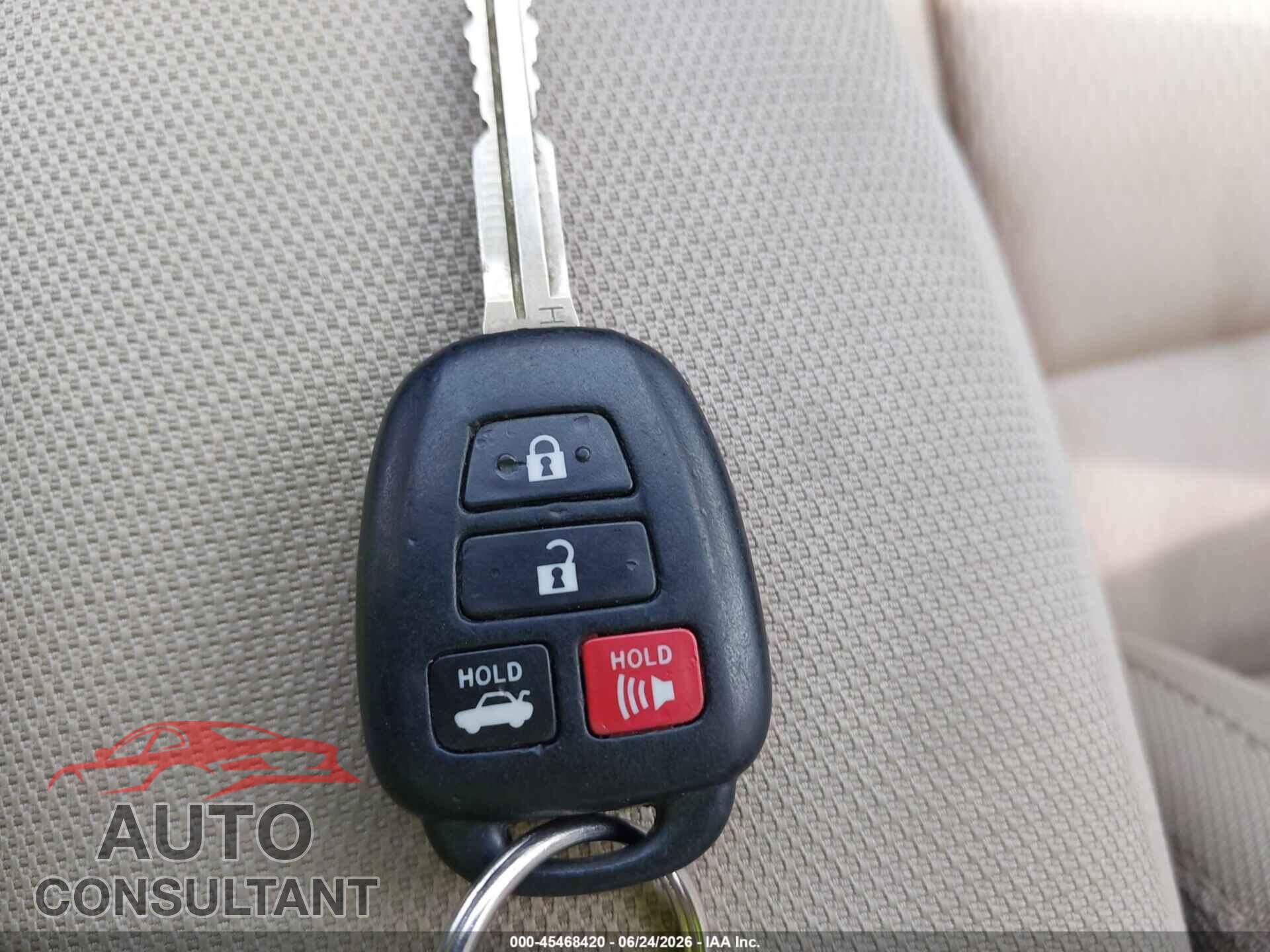TOYOTA COROLLA 2015 - 5YFBURHE0FP341432