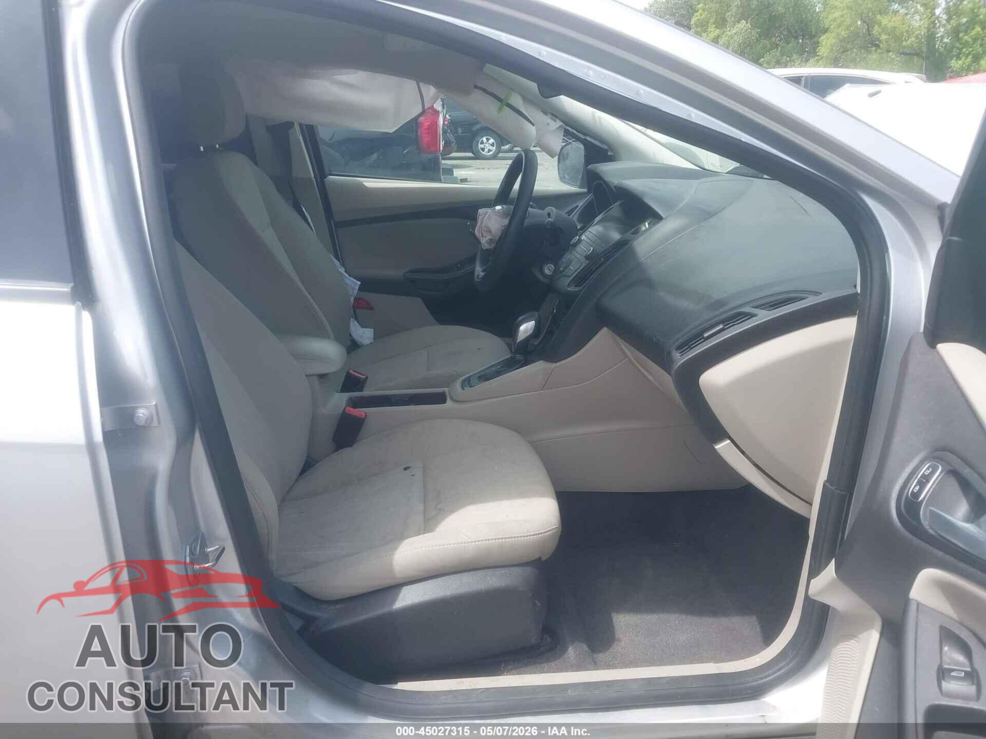 FORD FOCUS 2018 - 1FADP3K2XJL252695