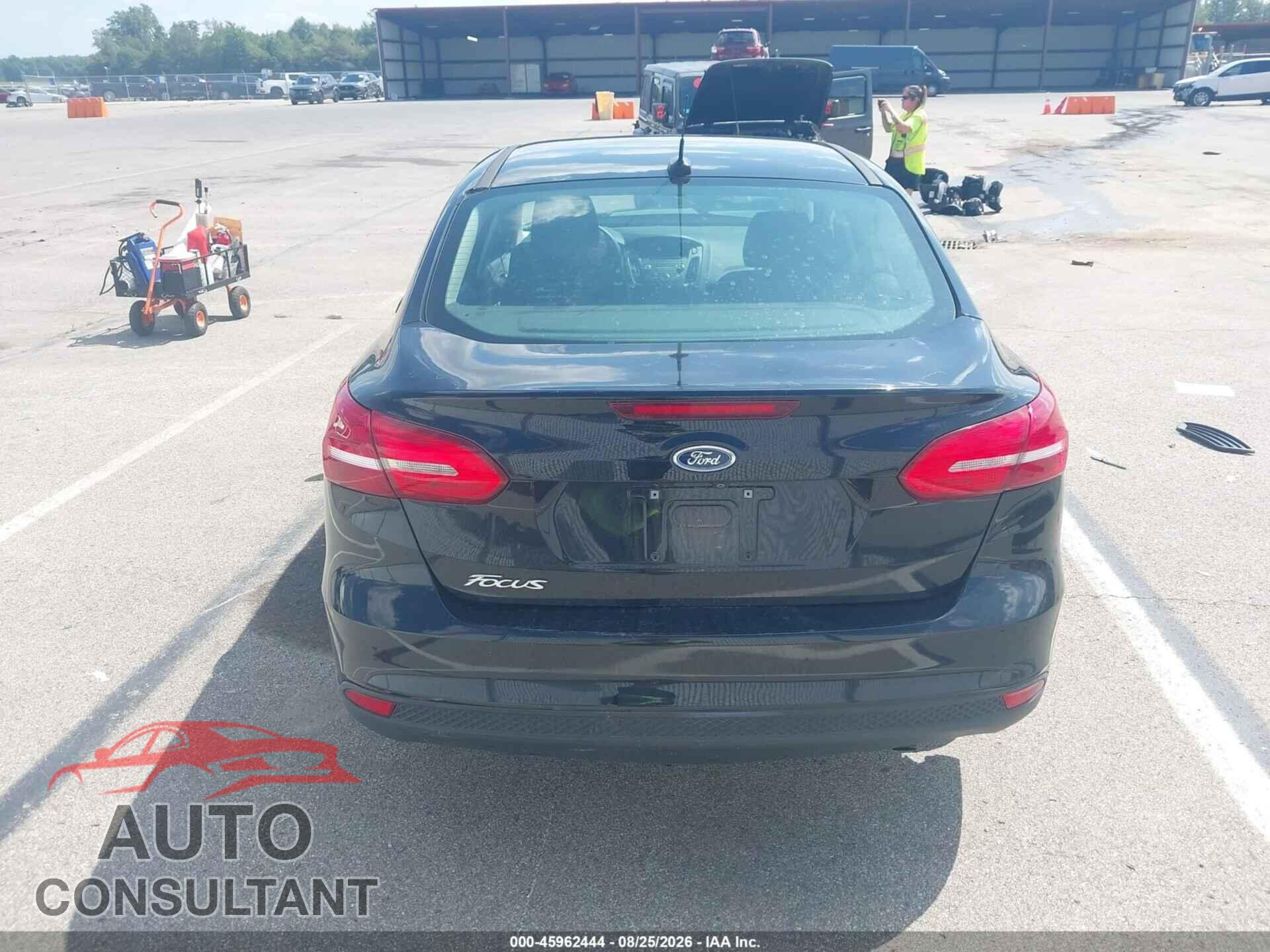 FORD FOCUS 2017 - 1FADP3E29HL257246