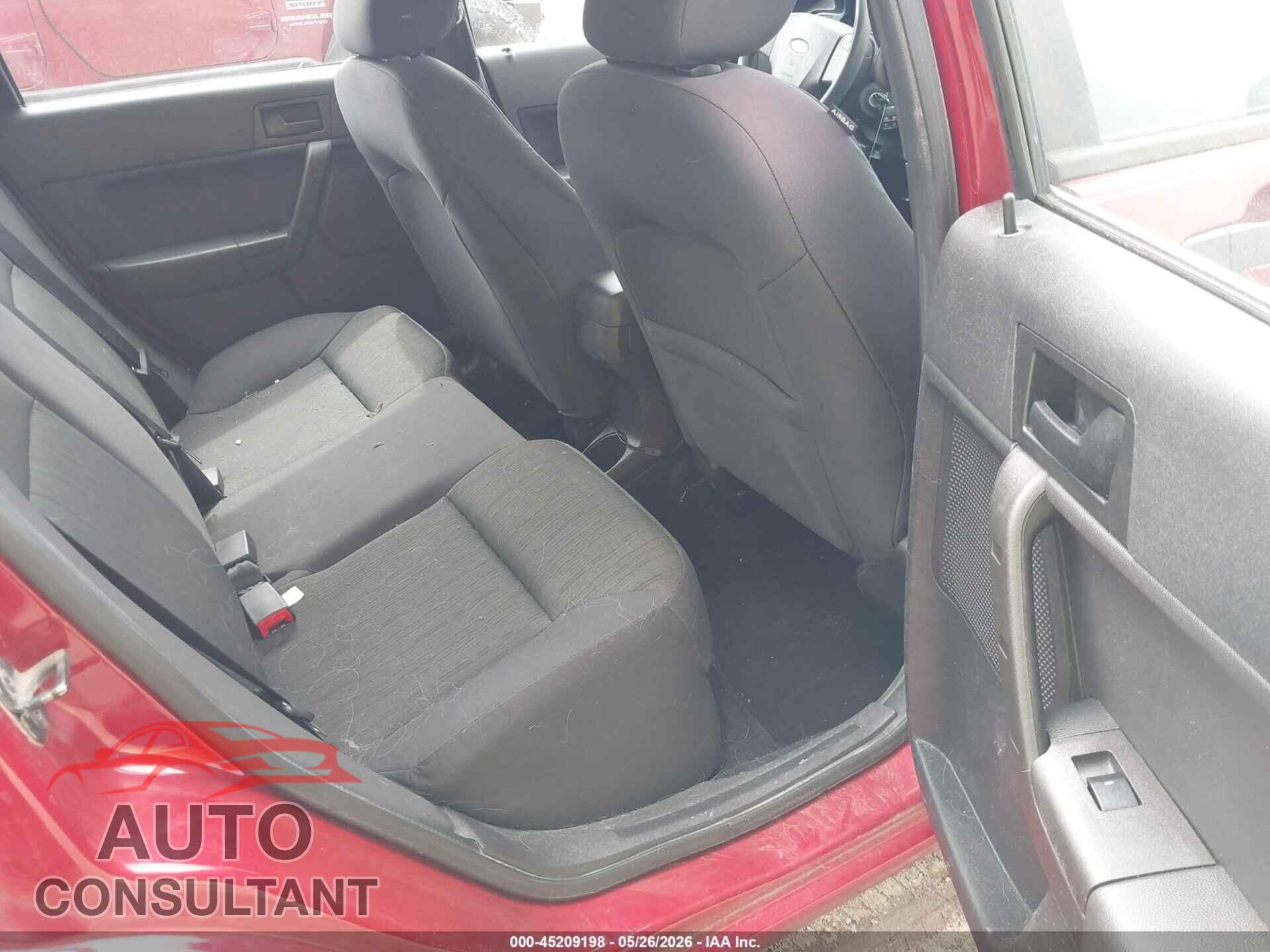 FORD FOCUS 2011 - 1FAHP3FN4BW122014
