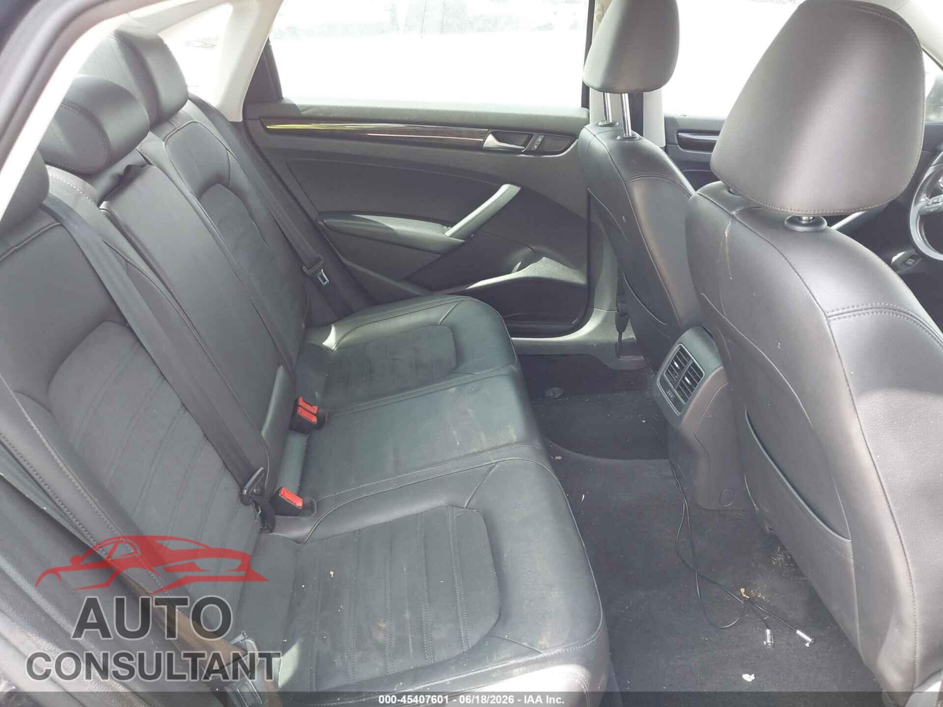 VOLKSWAGEN PASSAT 2015 - 1VWCS7A30FC015224